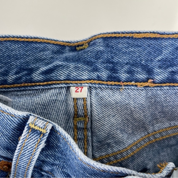 Levi’s Wedgie Icon Fit High Rise Straight Distressed Jeans - Picture 11 of 13